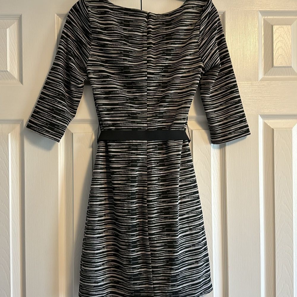 TRINA TURK Women’s Black & White Belted Zebra Stripe 3/4 Sleeve Dress Size 6 - Picture 6 of 8